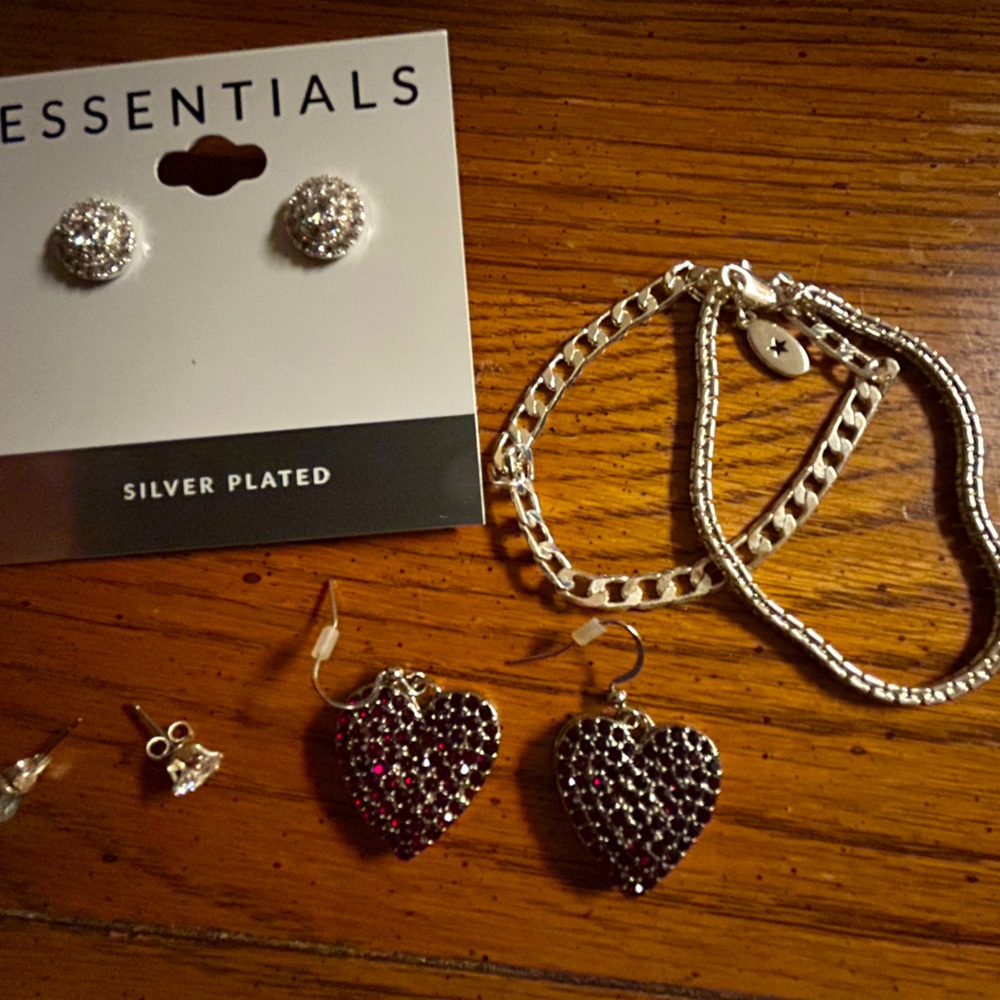 Earrings and bracelet bundle